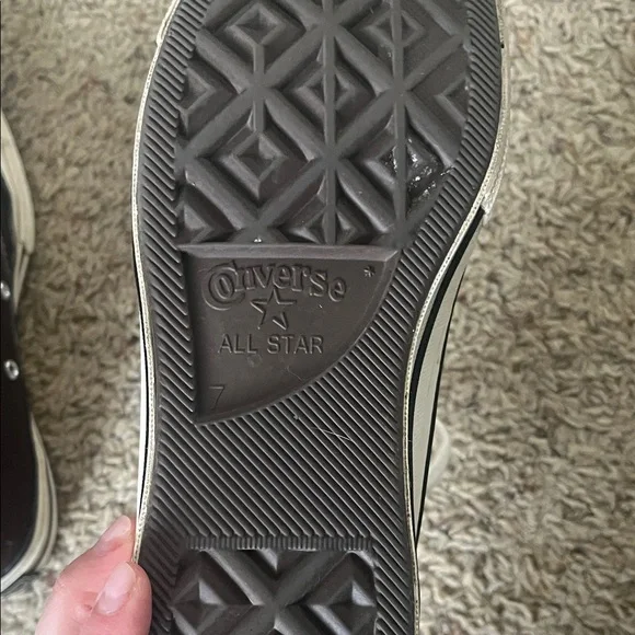 Converse High-Tops - Picture 8 of 11